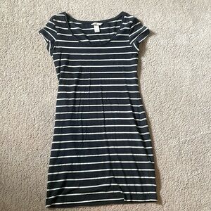 H&M Grey and White Stripped T-Shirt Dress